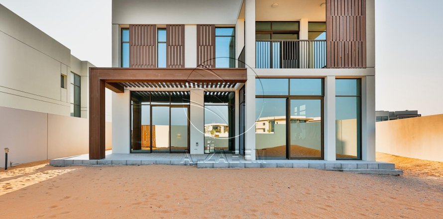 Villa de 4 chambres à Abu Dhabi, UAE No. 90270