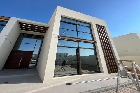 Villa de 4 chambres à Abu Dhabi, UAE No. 90269 2