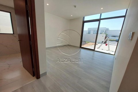 Villa de 4 chambres à Abu Dhabi, UAE No. 90269 8