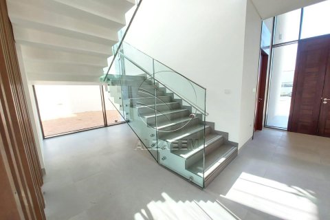 Villa de 4 chambres à Abu Dhabi, UAE No. 90269 5