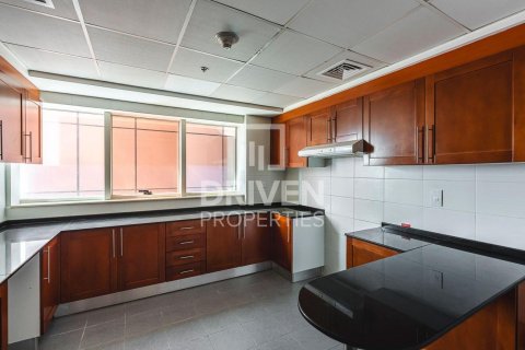 Apartment de 3 dormitorios en Dubai Internet City, UAE No. 190053 6