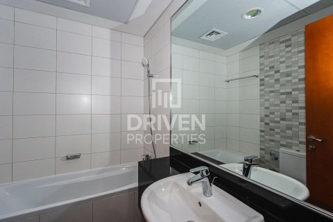 Apartment de 3 dormitorios en Dubai Internet City, UAE No. 190053 13