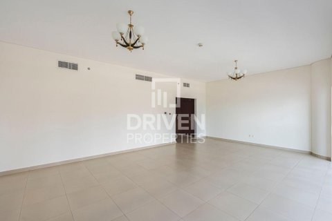 Apartment de 3 dormitorios en Dubai Internet City, UAE No. 190053 4