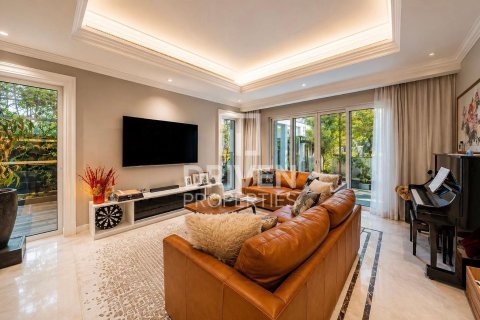 4 bedrooms Villa in District One, UAE No. 190055 4
