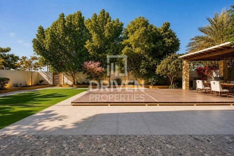 4 bedrooms Villa in District One, UAE No. 190055 3