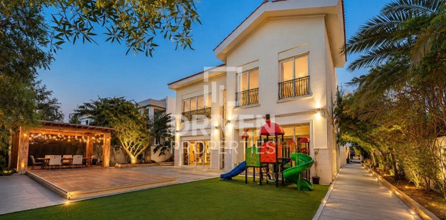 4 bedrooms Villa in District One, UAE No. 190055