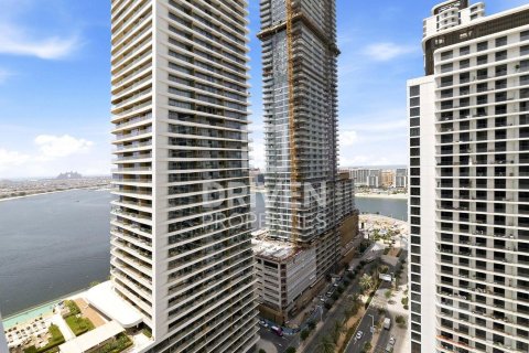 Квартира с 2 спальнями в EMAAR Beachfront, ОАЭ №192779 17