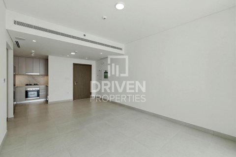 Квартира с 2 спальнями в EMAAR Beachfront, ОАЭ №192779 5