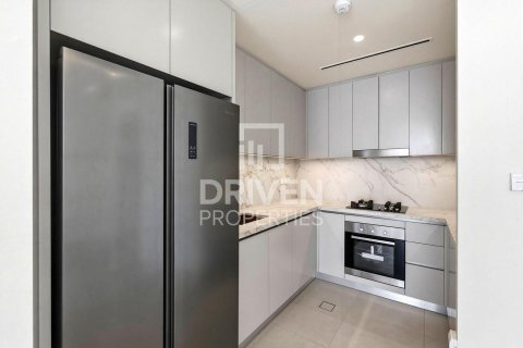 Квартира с 2 спальнями в EMAAR Beachfront, ОАЭ №192779 6