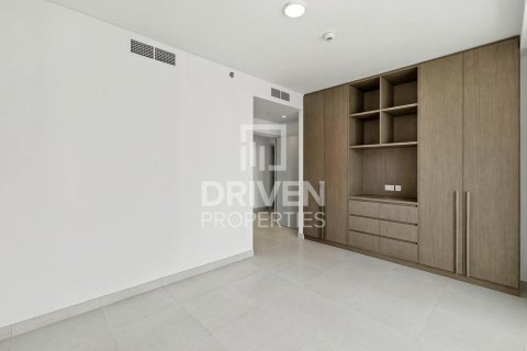 Квартира с 2 спальнями в EMAAR Beachfront, ОАЭ №192779 11