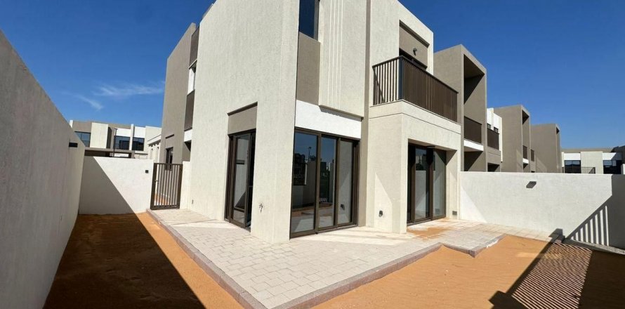 Villa de 4 chambres à Dubai, UAE No. 140401
