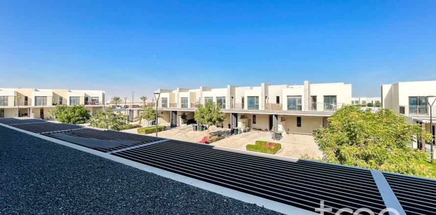 Townhouse de 3 dormitorios en Dubai South (Dubai World Central), UAE No. 174243