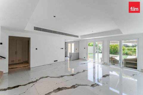 3 bedrooms Villa in Dubai, UAE No. 160998 3