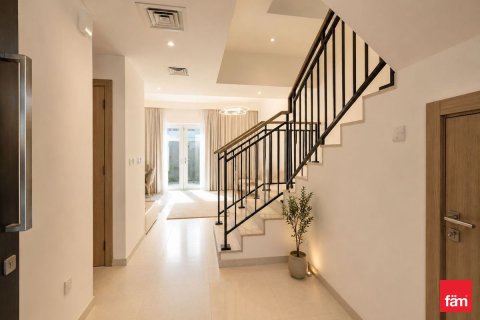 Townhouse de 3 dormitorios en Dubai, UAE No. 160999 9