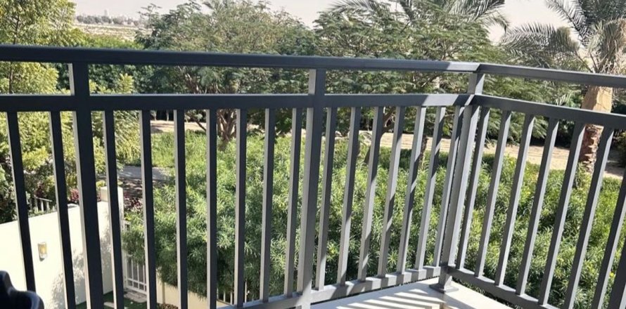 Вилла с 4 спальнями в Дубай Хилс Эстейт, ОАЭ №141602