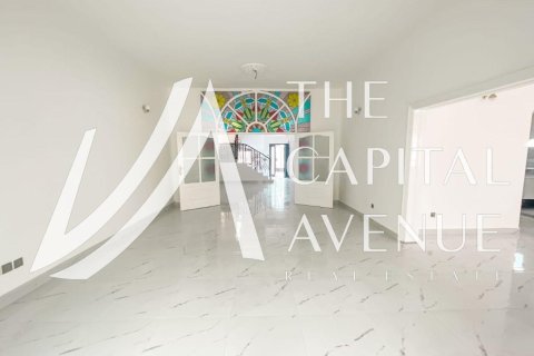 Villa de 5 dormitorios en Muroor Area, UAE No. 136884 4