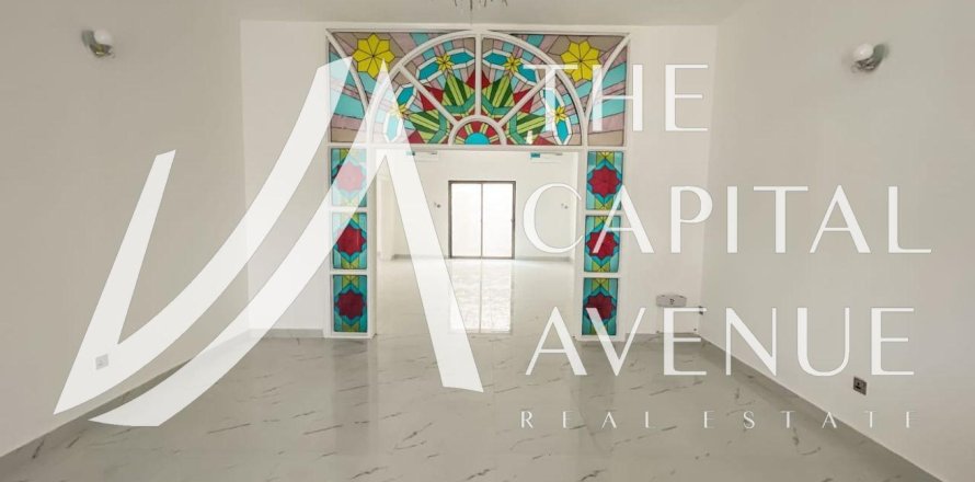 Villa de 5 dormitorios en Muroor Area, UAE No. 136884