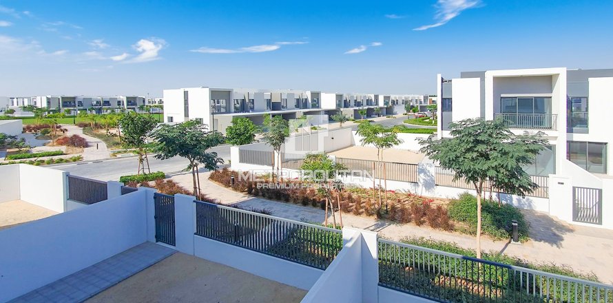 3 bedrooms Townhouse No. 128597