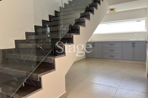 Villa de 4 dormitorios No. 131101 13