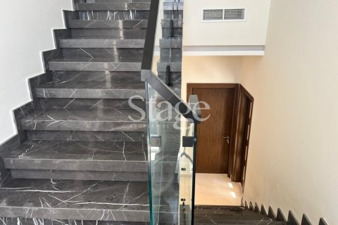 Villa de 4 dormitorios No. 131101 16