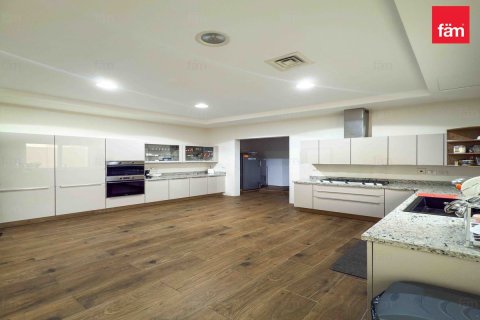 Villa de 3 dormitorios en Dubai, UAE No. 100057 8