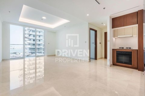 Appartement de 1 chambre à EMAAR Beachfront, UAE No. 192467