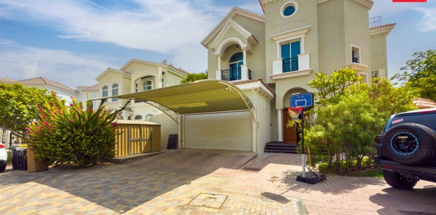 5 bedrooms Villa in Dubai, UAE No. 168740