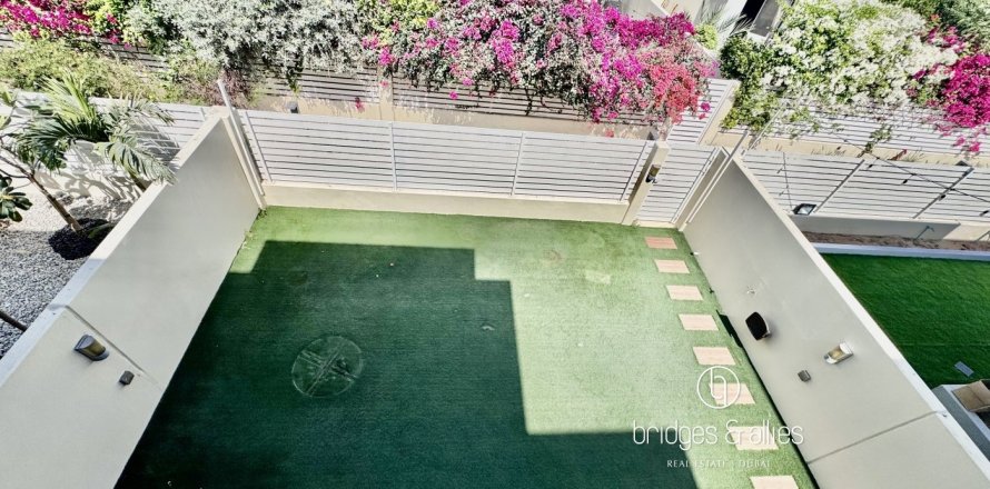 Villa de 3 dormitorios en Dubai Hills Estate, UAE No. 148163