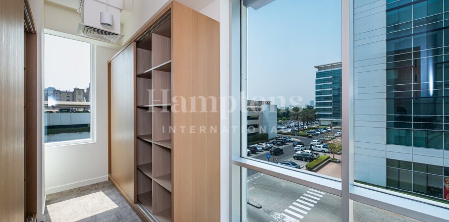 352.753مربع، مقهى / مطعم  رقم 118606