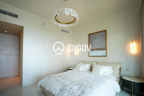 Apartment de 2 dormitorios en EMAAR Beachfront, UAE No. 184846 9