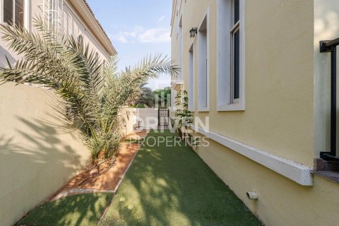 Villa de 4 dormitorios en Hacienda, UAE No. 193197 27