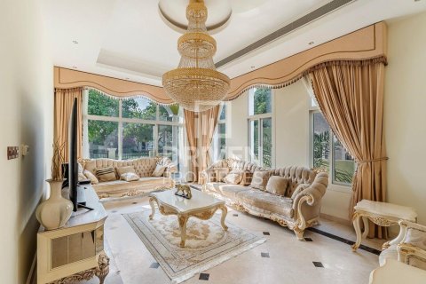 Villa de 4 dormitorios en Hacienda, UAE No. 193197 3