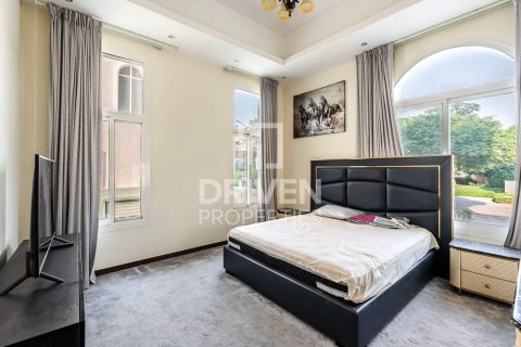 Villa de 4 dormitorios en Hacienda, UAE No. 193197 14