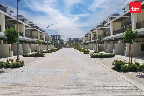 3 bedrooms Townhouse in Dubai, UAE No. 137282 4