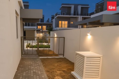3 bedrooms Townhouse in Dubai, UAE No. 137282 18