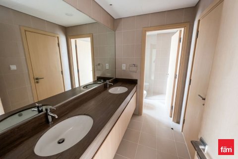 Villa de 4 dormitorios en Dubai, UAE No. 163747 3