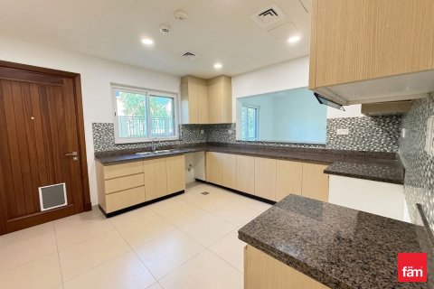 Villa de 4 dormitorios en Dubai, UAE No. 163747 9