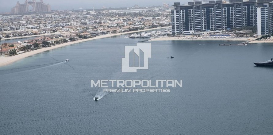 Appartement de 3 chambres à EMAAR Beachfront, UAE No. 15132