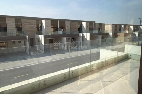 Villa de 4 dormitorios en District 11, UAE No. 163794 12