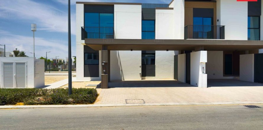 4 bedrooms Townhouse in Dubai, UAE No. 168574
