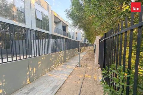 3 bedrooms Townhouse in Dubai, UAE No. 168578 3