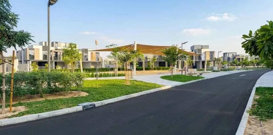 3 bedrooms Townhouse in Dubai, UAE No. 168578