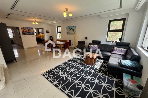 Вилла с 4 спальнями в Casa, ОАЭ №155344 11
