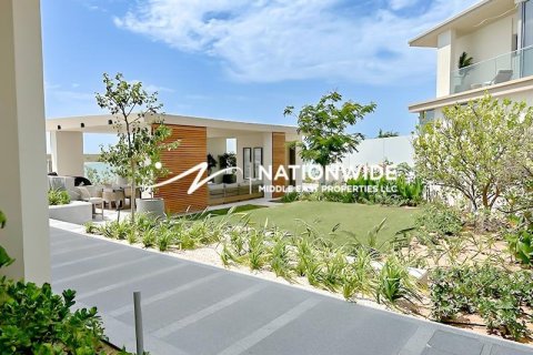 7 bedrooms Villa in Abu Dhabi, UAE No. 80496 14