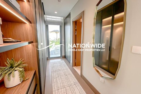 7 bedrooms Villa in Abu Dhabi, UAE No. 80496 9