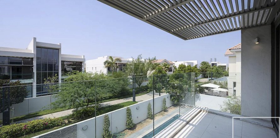 4 bedrooms Villa in District One, UAE No. 194405