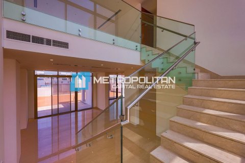 Villa de 5 chambres à Abu Dhabi, UAE No. 135454 24