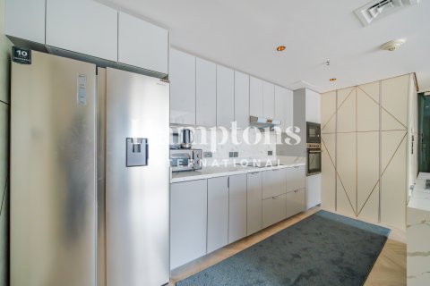 Квартира с 1 спальней в The Address Dubai Marina, ОАЭ №156174 6