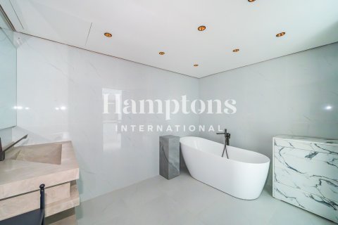 Квартира с 1 спальней в The Address Dubai Marina, ОАЭ №156174 4