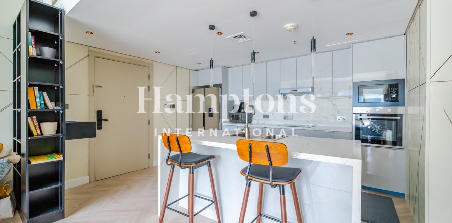 Квартира с 1 спальней в The Address Dubai Marina, ОАЭ №156174